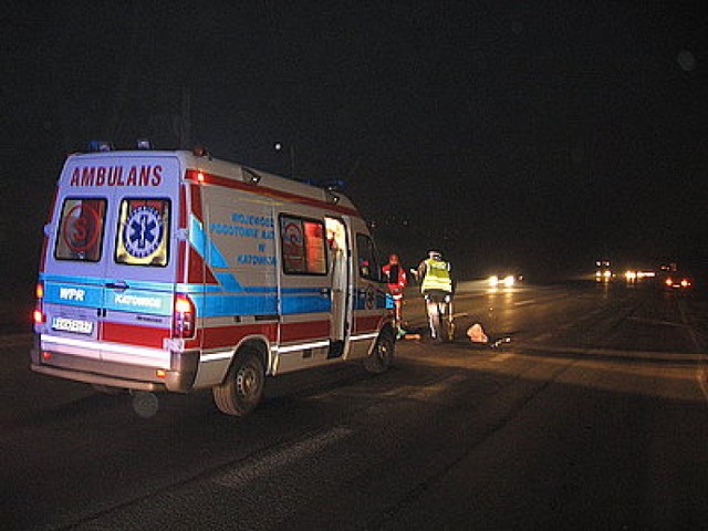 Tragiczny wypadek w Zabrzu. Po godzinie 20:00 jadący DK88 w ...