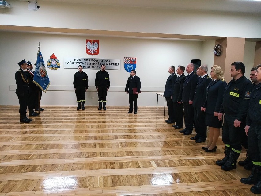 Uroczyste ślubowanie nowych strażaków w PSP w Krotoszynie [ZDJĘCIA]