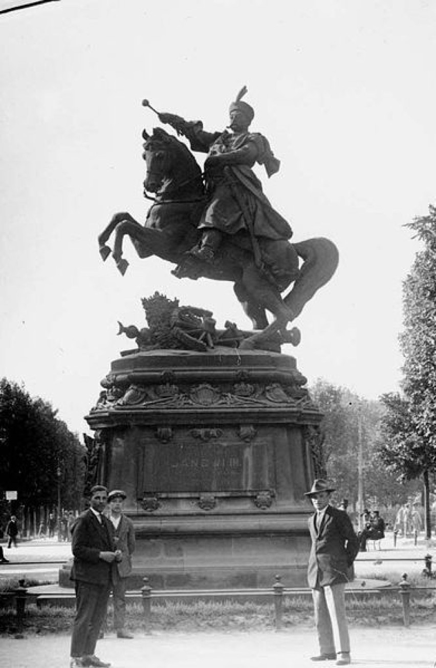 Pomnik Jana III Sobieskeigo, Lwów 1900 r. Fot....