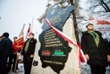 W Bydgoszczy odsłonięto pomnik w hołdzie bohaterom "Solidarności". Obchodzimy 40. rocznicę wprowadzenia stanu wojennego [zdjęcia]