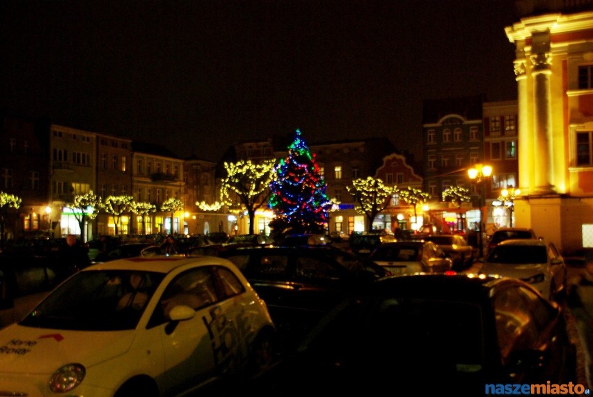 Miasto Leszno przystrojone na święta.