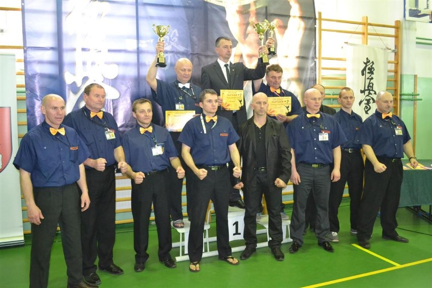 Karatecy z Leżajska zdobyli grad medali