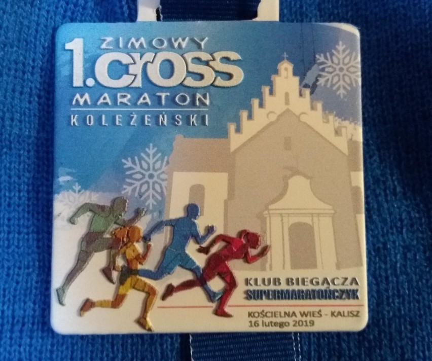 Błoto nie wystraszyło biegaczy z różnych stron Polski od udziału w Zimowym Cross Maratonie Koleżeńskim w Kościelnej Wsi ZDJĘCIA