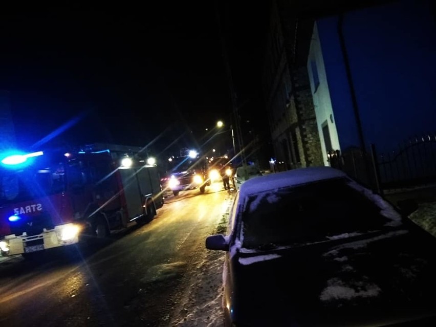 Wojkowice: Pożar w kamienicy przy Paderewskiego [ZDJĘCIA]. Nie żyje kobieta