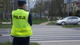  Piekarscy policjanci w ramach akcji NURD sprawdzają dziś zachowanie kierowców i pieszych
