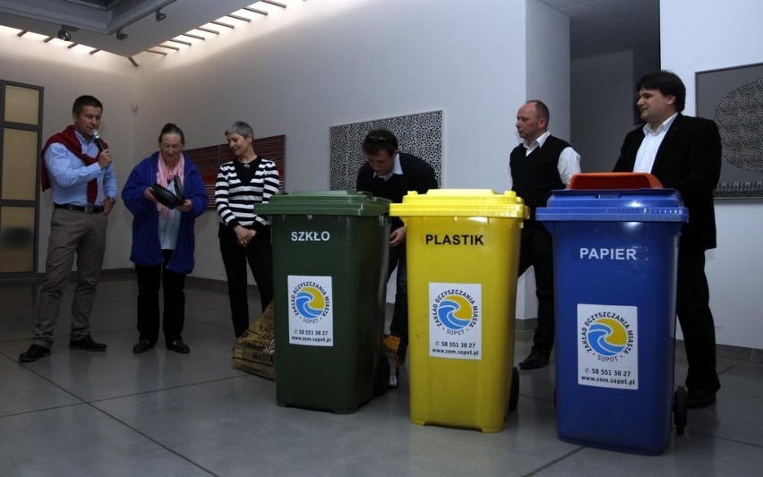 Urzędnicy uczyli sopocian, jak segregować śmieci