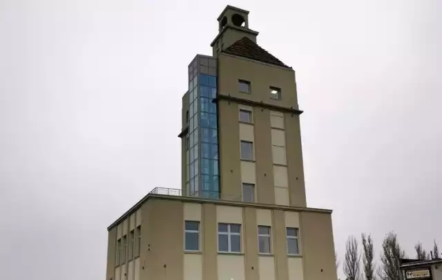 W dawnej fabryce nici Odra stanęła zupełnie nowa wieża. Wkrótce będzie miała zegar. A w środku będzie miejsce dla gości Muzeum Miejskiego i parku Technologicznego Interior.