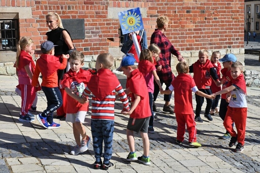 Dzień Przedszkolaka w Sandomierzu. Super zabawa na Starówce. Zobaczcie zdjęcia