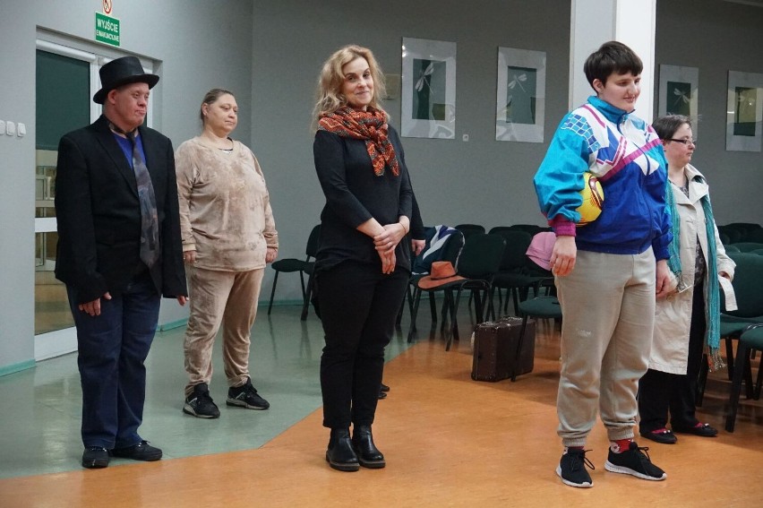 Premiera Teatru  „ Nie – Zwyczajni” już wkródce w Szkole Podstawowej  im. Juliusza Słowackiego w Golinie