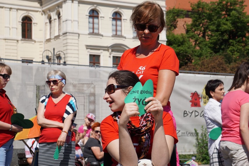 Rodzice osób niepełnosprawnych protestowali na Starym Rynku [zdjęcia, wideo] 