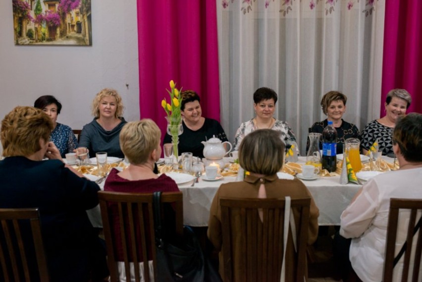 Dzień Kobiet panie z Bieganina świętowały w raszkowskiej restauracji 