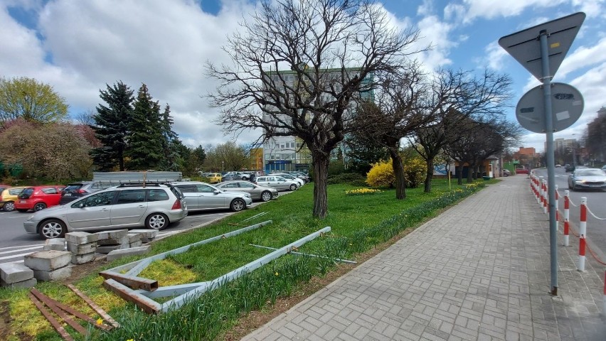 Billboard przed urzędem miasta jest już ściągnięty. Ale...