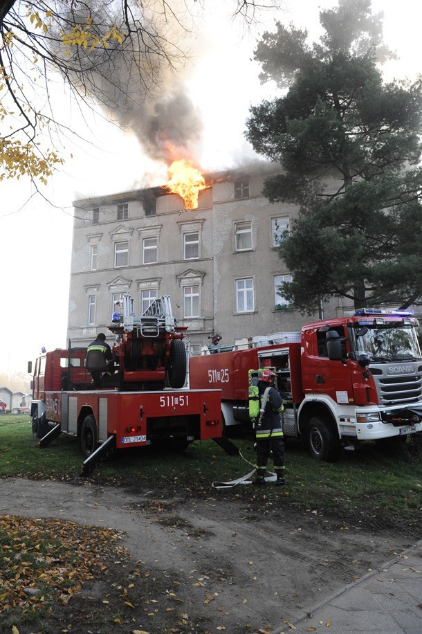 Oleśnica: Pożar w kamienicy przy Krzywoustego (ZDJĘCIA)