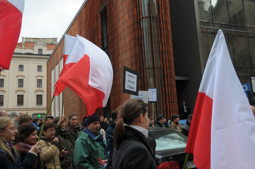 Capella Cracoviensis protestowała przed Urzędem Miasta[ZDJĘCIA, VIDEO]