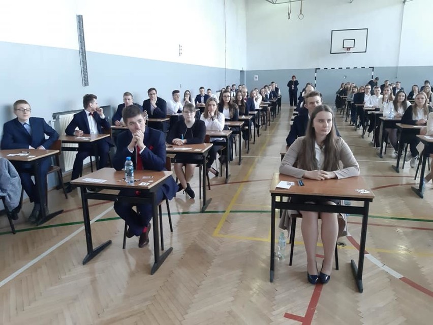 Pniewy Maturzyści od Emilii Sczanieckiej rozpoczęli egzaminy 