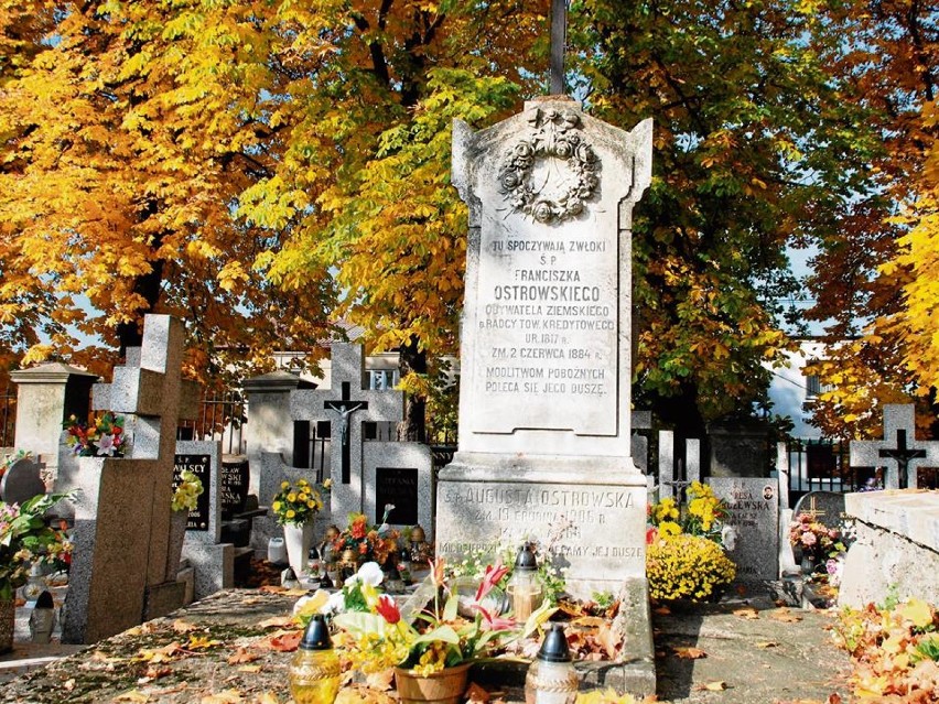 Historia cmentarza parafialnego w Lipnie. Tu spoczywają znani i nie tylko mieszkańcy Lipna i okolic [zdjęcia]