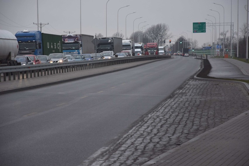 Tak obecnie wyglądają drogi dojazdowe do mostu w Malborku [ZDJĘCIA]