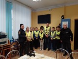 Strażnicy miejscy ze Staszowa spotkali się z dzieciakami. Mówili o bezpieczeństwie - zobacz zdjęcia