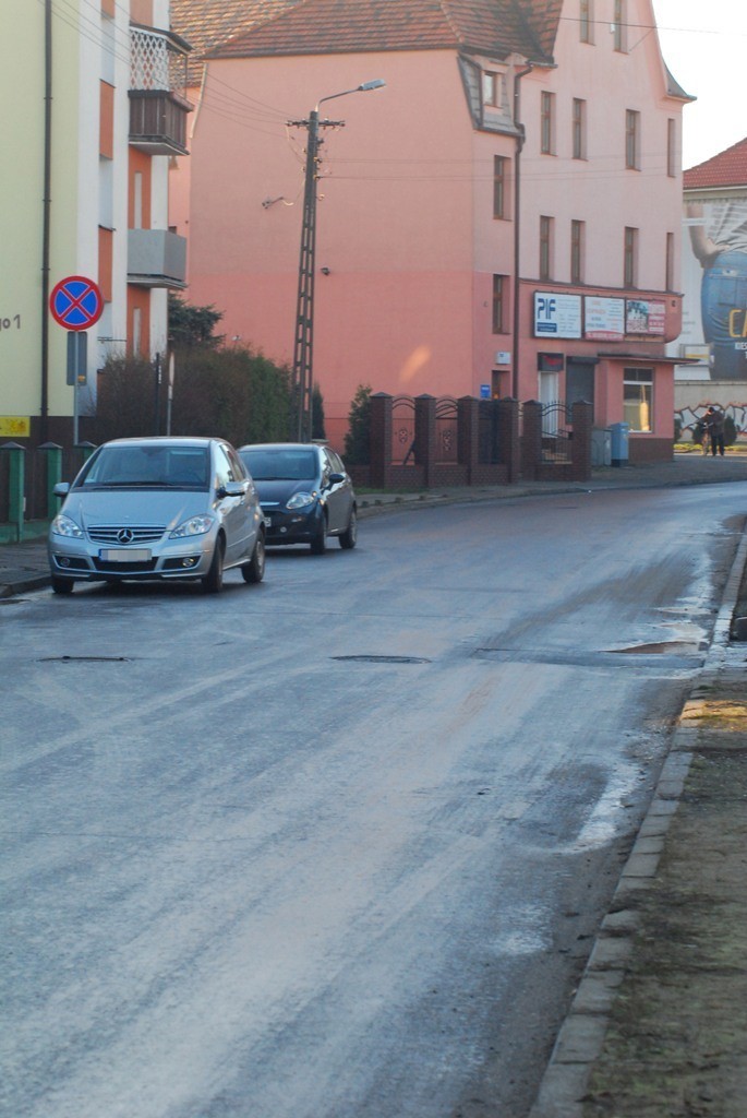 Drogi w Jarocinie: Poranna ślizgawka na ulicach Jarocina