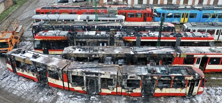 Pożar w zajezdni tramwajowej w Gdańsku Nowym Porcie! Nowe zdjęcia z drona