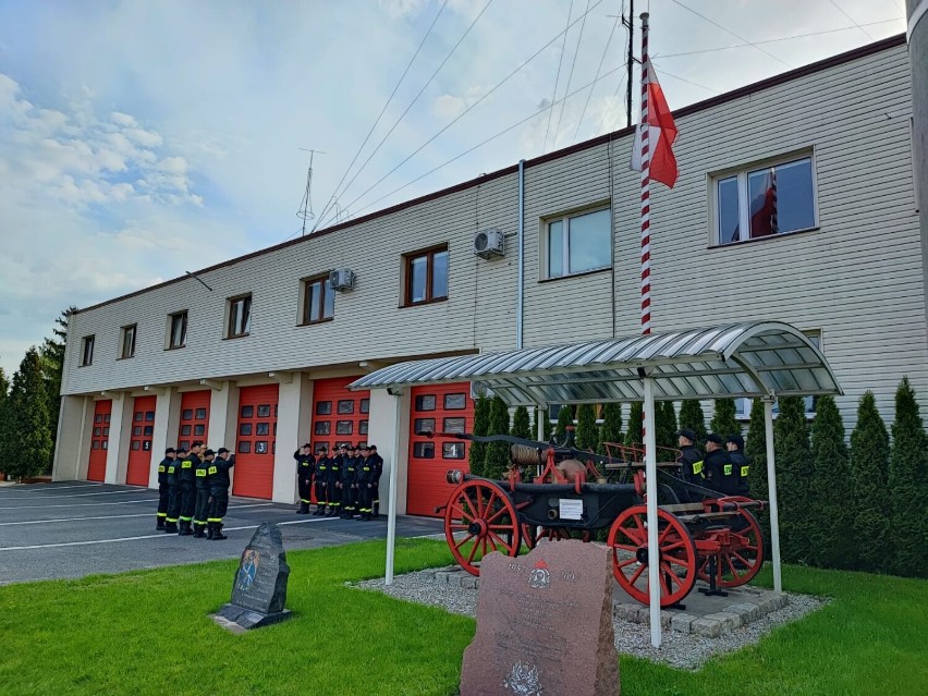 Dzień Flagi uhonorowali także zduńskowolscy strażacy PSP ZDJĘCIA