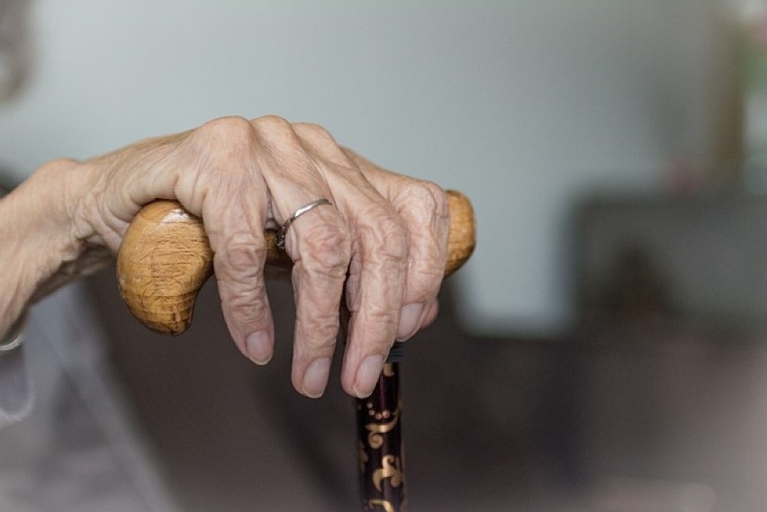Najstarsza osoba w Łódzkiem to kobieta, która ma 107 lat i 4...