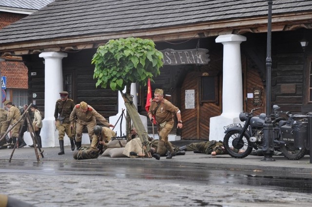 Inscenizacja historyczna podczas Pikniku Militarno - Historycznego na Rynku w Sławkowie