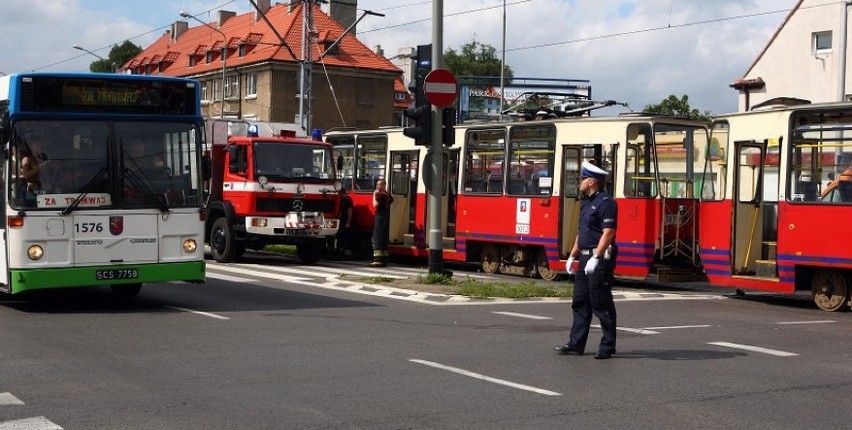 Szczecin: Na Mickiewicza tramwaj potrącił kobietę [zdjęcia]