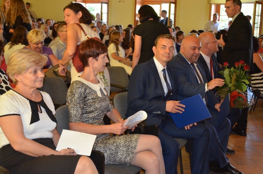 Uroczystość w Zespole Szkół Ogólnokształcących w Głogowie (ZDJĘCIA)