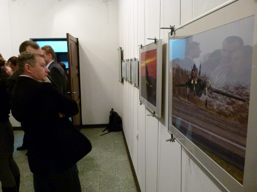 Żołnierski przegląd w Sieradzu. Film, fotografia i plastyka...