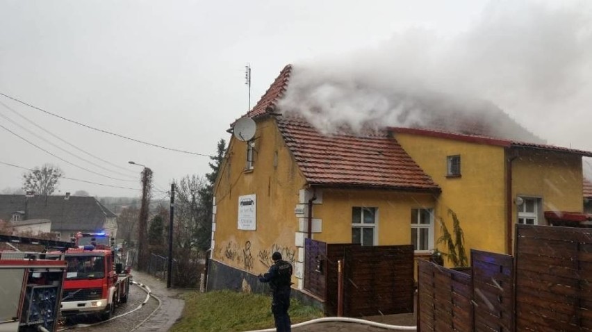 - Szkody po pożarze strażacy oszacowali na 80 tys. złotych,...