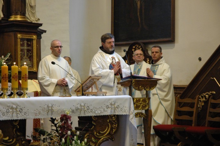 Dzień Chorego 2013 w wejherowskim sanktuarium - uroczysta msza z sakramentem namaszczenia