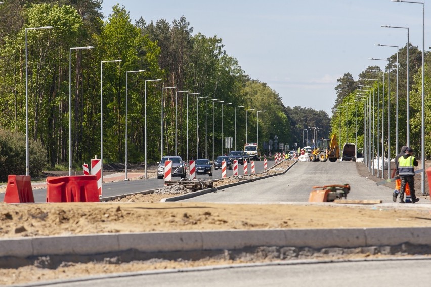 Turbina na skrzyżowaniu pod Bydgoszczą. Prace dobiegają końca [zdjęcia z budowy]