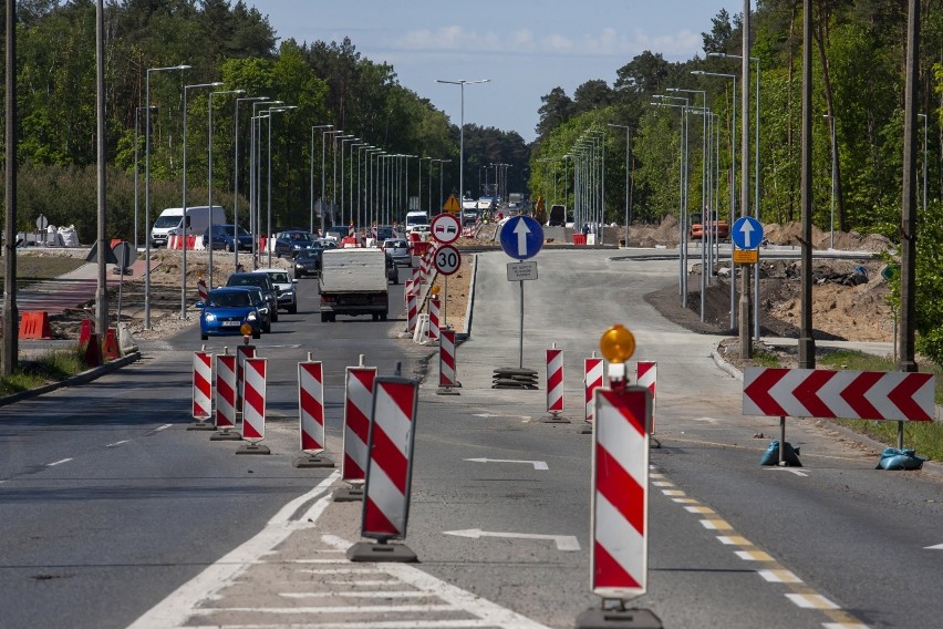 Turbina na skrzyżowaniu pod Bydgoszczą. Prace dobiegają końca [zdjęcia z budowy]