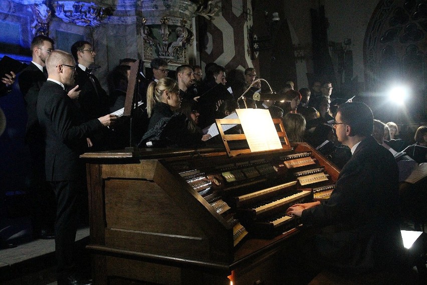 Koncert inauguracyjny w Legnicy, gra Legnickie Conversatorium Organowe [ZDJĘCIA]