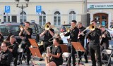 Na Rynku w Oświęcimiu premierowy koncert Miejskiej Orkiestry Dętej w nowej odsłonie [ZDJĘCIA]