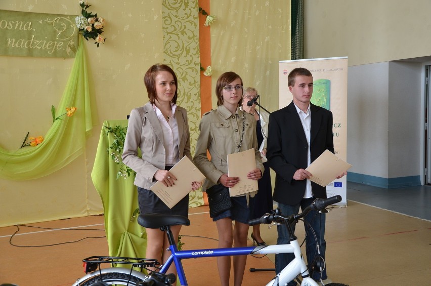 Pow. wieluński: Liderzy odebrali rowery