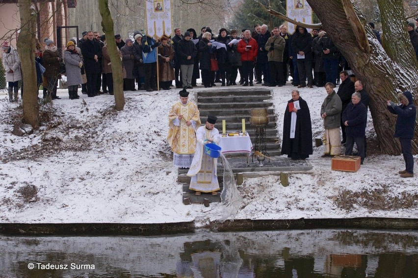 Woda w Inie poświęcona! Święto Jordanu u stargardzkich grekokatolików w obiektywie Tadeusza Surmy