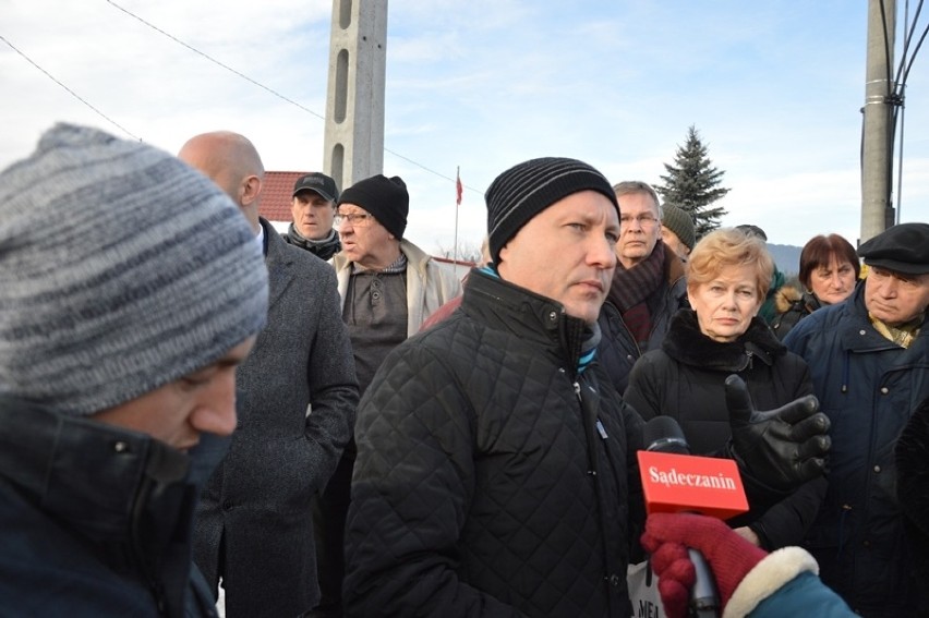 Nowy Sącz. Mieszkańcy osiedla Helena żądają innej organizacji ruchu na rondzie 