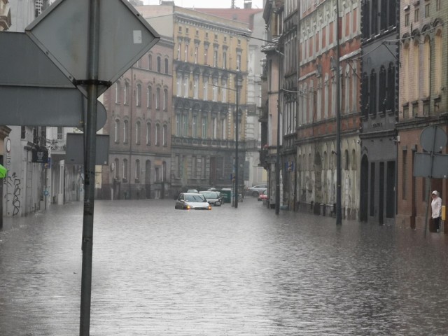 Zalana ul. Piłsudskiego w Bytomiu