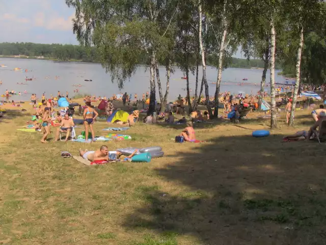 Kąpieliska nad zalewem Nakło - Chechło i w radzionkowskim MOSiRze w tę niedzielę nie były oblegane przez tłumy ludzi.