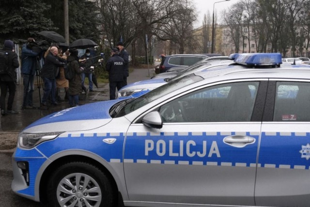 - Policja zdecydowanie reaguje na informacje o posiadaniu narkotyków. Niekiedy jest tak, że ich posiadacze po zażyciu kierują pojazdami i są sprawcami groźnych zdarzeń drogowych. Dlatego działania funkcjonariuszy mają na celu ujawnianie osób zamieszanych w narkotyki, by również zapobiegać tragediom na drogach - podkreśla asp. szt. Izabella Drobniecka z inowrocławskiej policji