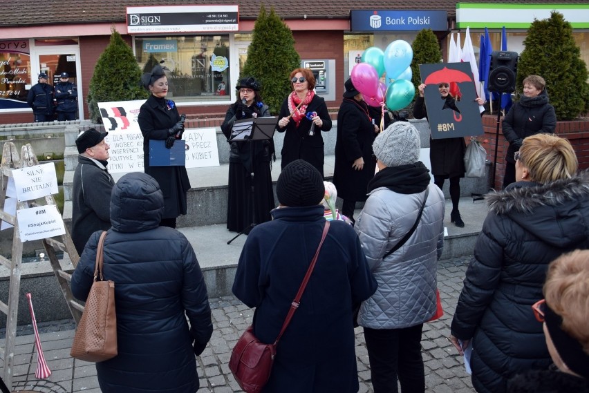 "Silne nie brutalne". Stargardzka odsłona Międzynarodowego Strajku Kobiet [zdjęcia, wideo]