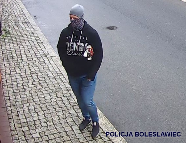 Policja szuka sprawcy napadu na jubilera w pobliskim Bolesławcu. Czy ktoś rozpoznaje człowieka ze zdjjęcia?