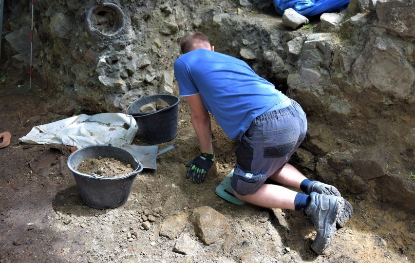 Nowy Sącz. Sensacyjne odkrycie na wzgórzu zamkowym. Co znaleźli krakowscy archeolodzy?