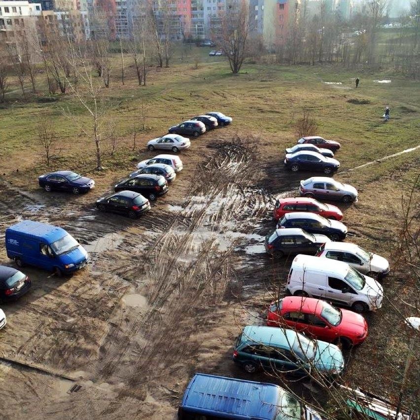 Mistrzowie parkowania z Wrocławia. Nie naśladujcie ich (ZDJĘCIA)