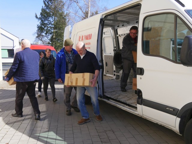 Delegacja z Włoch przywiozła dary dla uchodźców z Ukrainy przebywających w gminie Szczerców