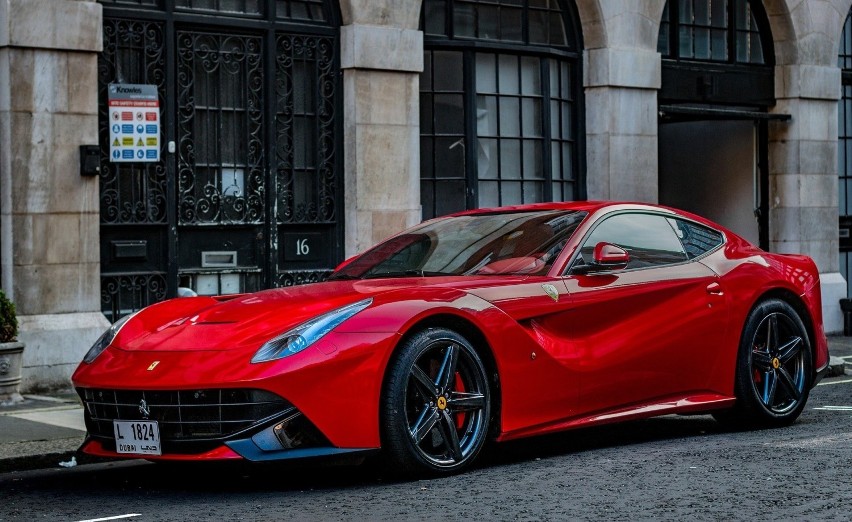 Miejsce 4.:

Ferrari  - w 2020 roku w Polsce zarejestrowano...