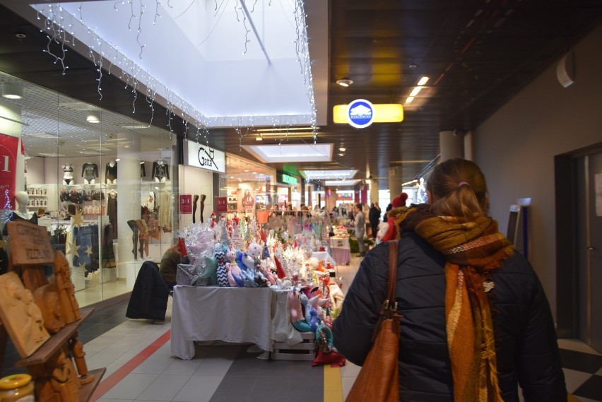 Jarmark w Galerii Handlowej Starówka. Można kupić świąteczne różności