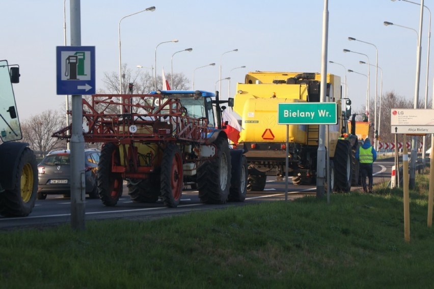 Rolnicy nie zablokują Wrocławia, ale blokują drogi...